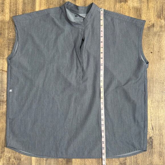 FIGS Rafaela Oversized Scrub Top Short Sleeve Graphite Women’s Size Large - Picture 6 of 9